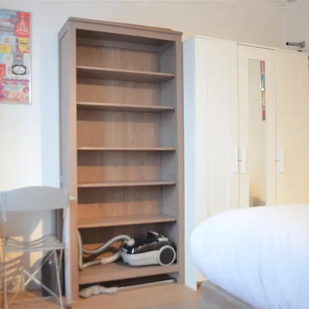 1 Bedroom Flat In Vaugirard *